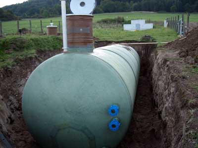 Bild: Versetzen eines Wasserbeh&auml;lters