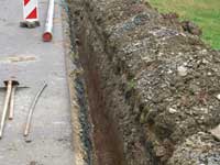 Graben f&uuml;r Versorgungsleitung